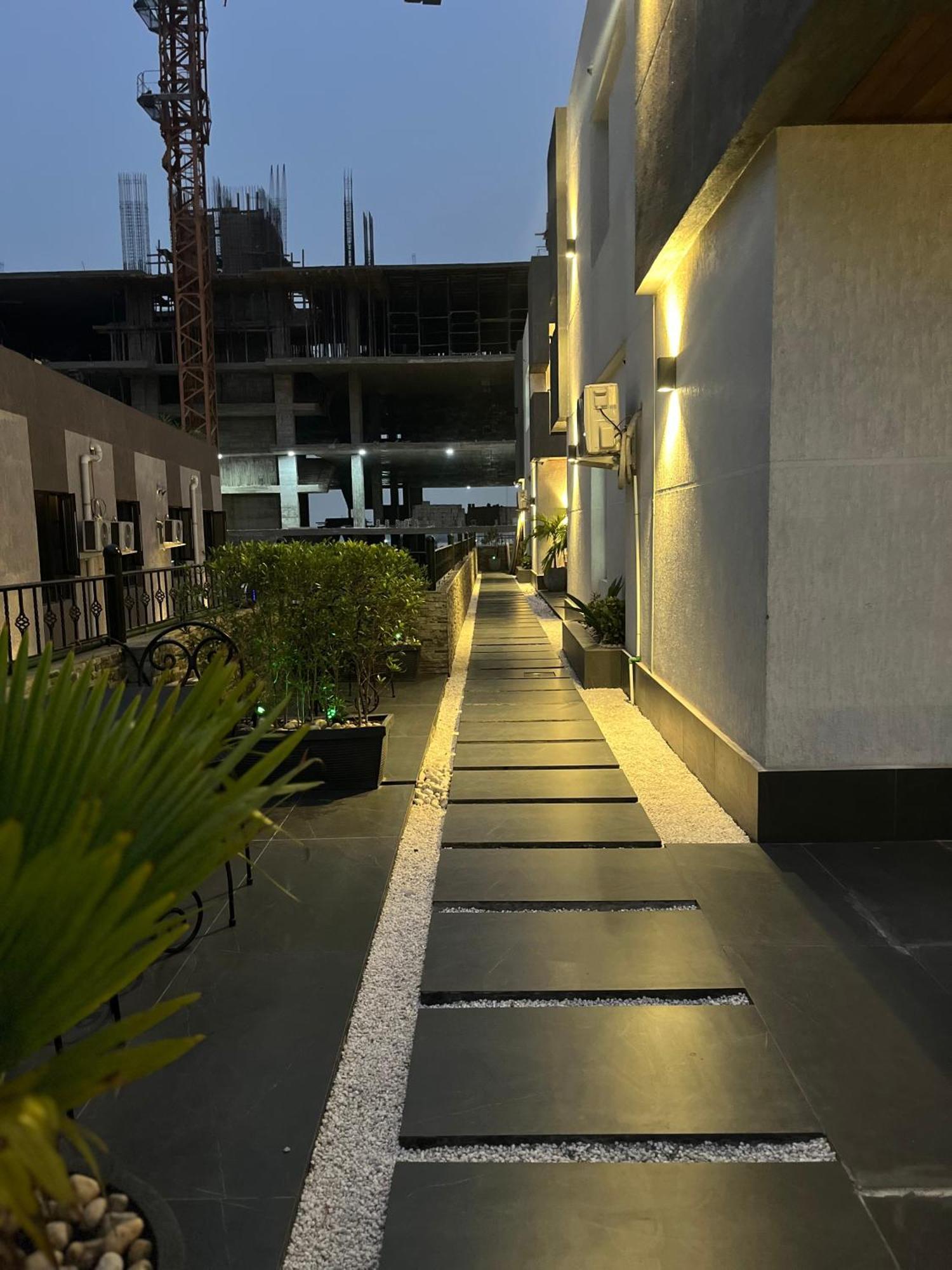 H&H Hotel Kinshasa Buitenkant foto