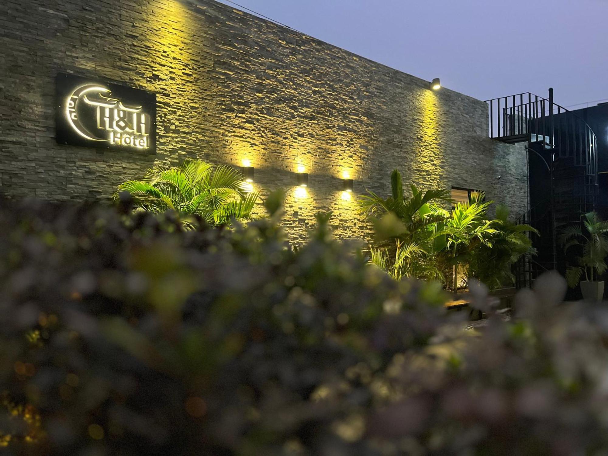 H&H Hotel Kinshasa Buitenkant foto
