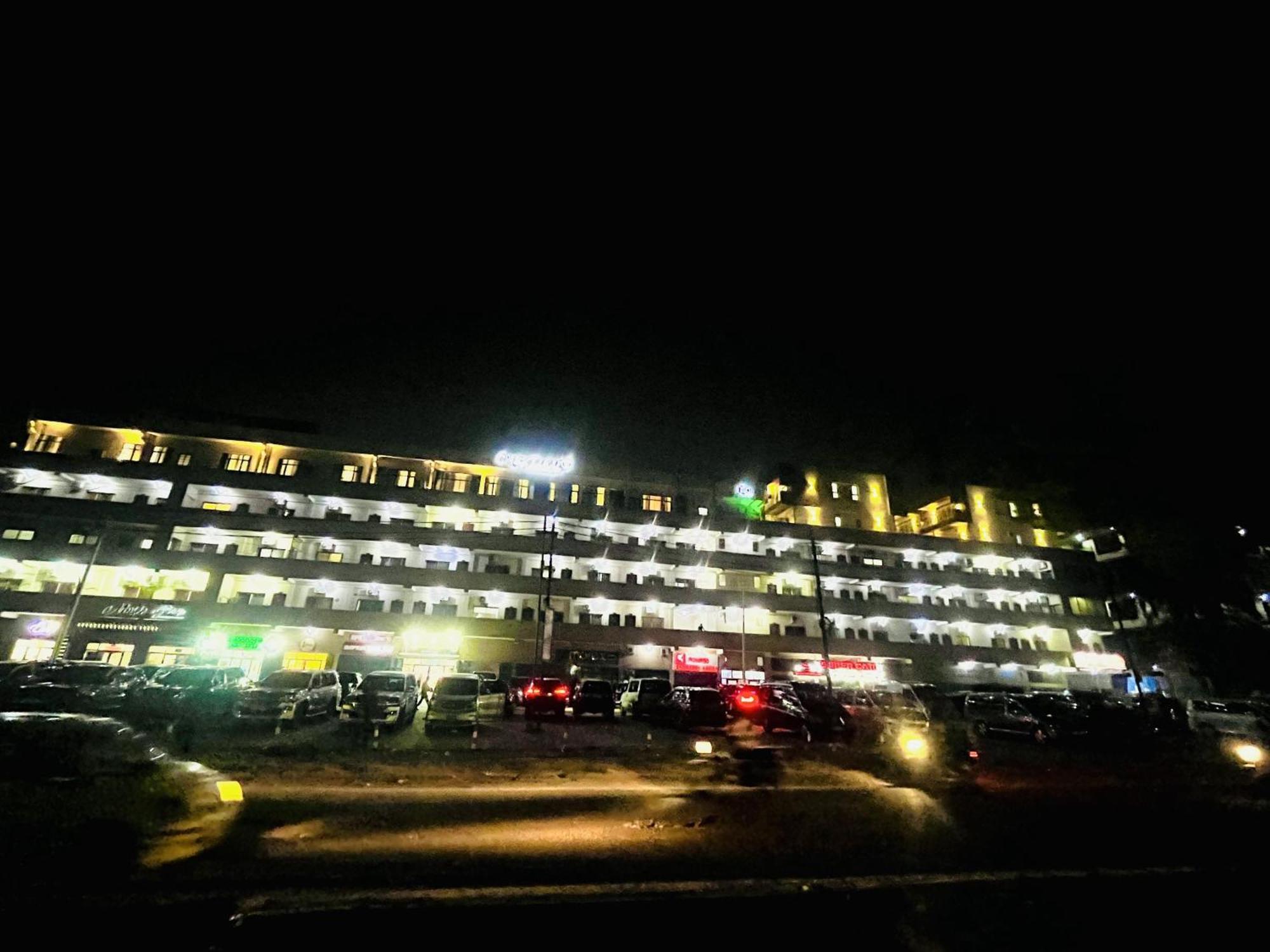 H&H Hotel Kinshasa Buitenkant foto