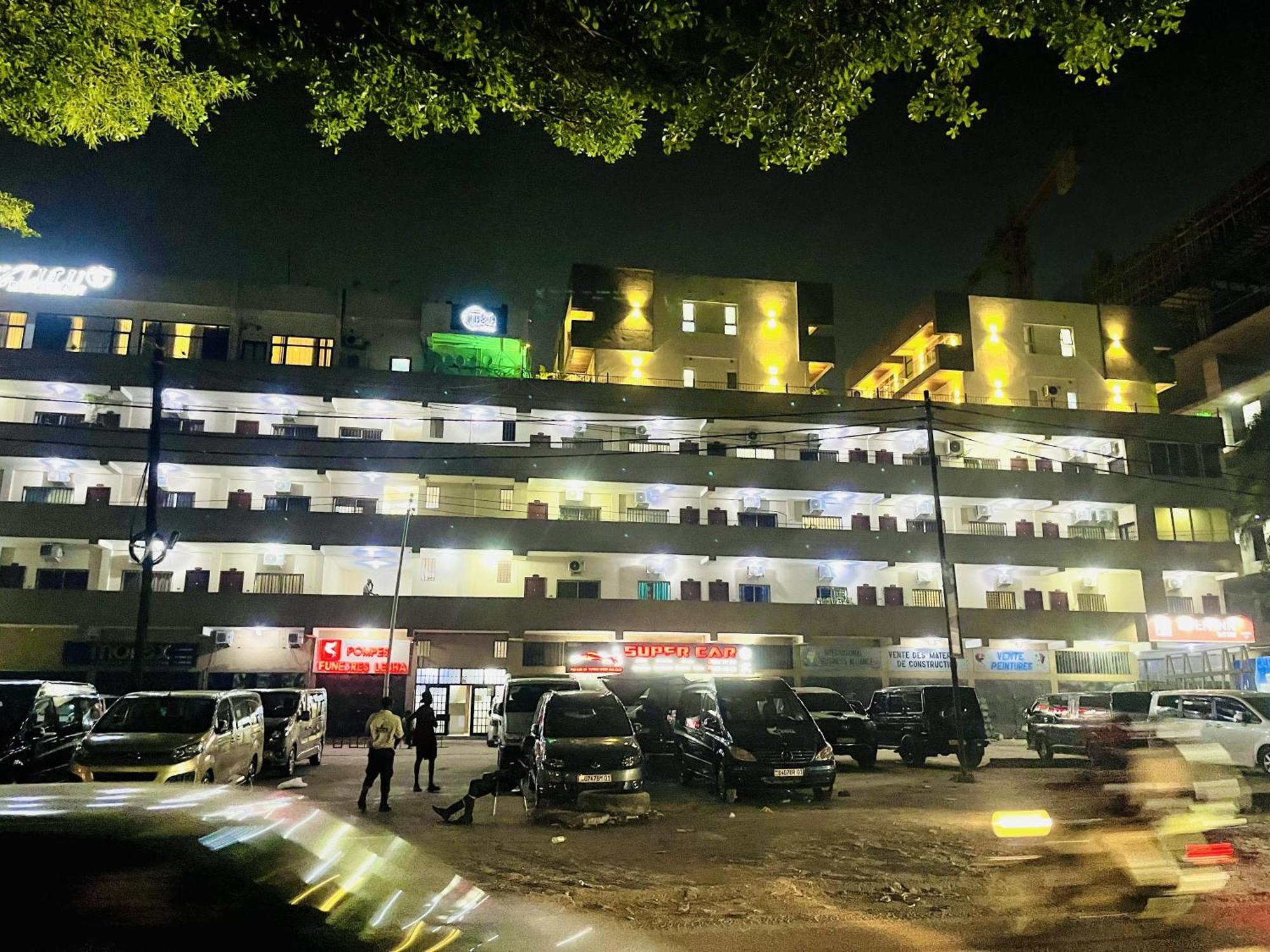 H&H Hotel Kinshasa Buitenkant foto
