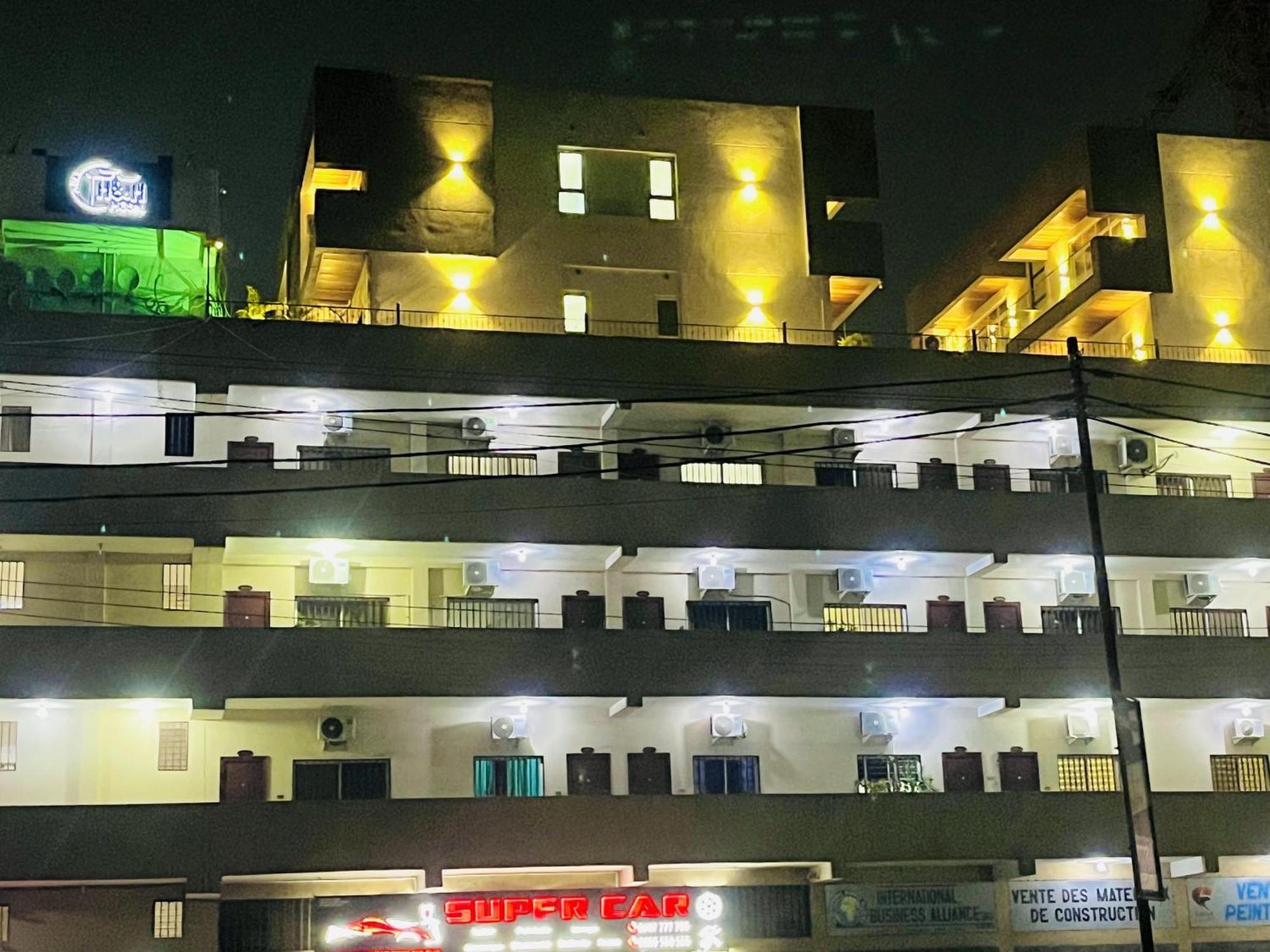 H&H Hotel Kinshasa Buitenkant foto