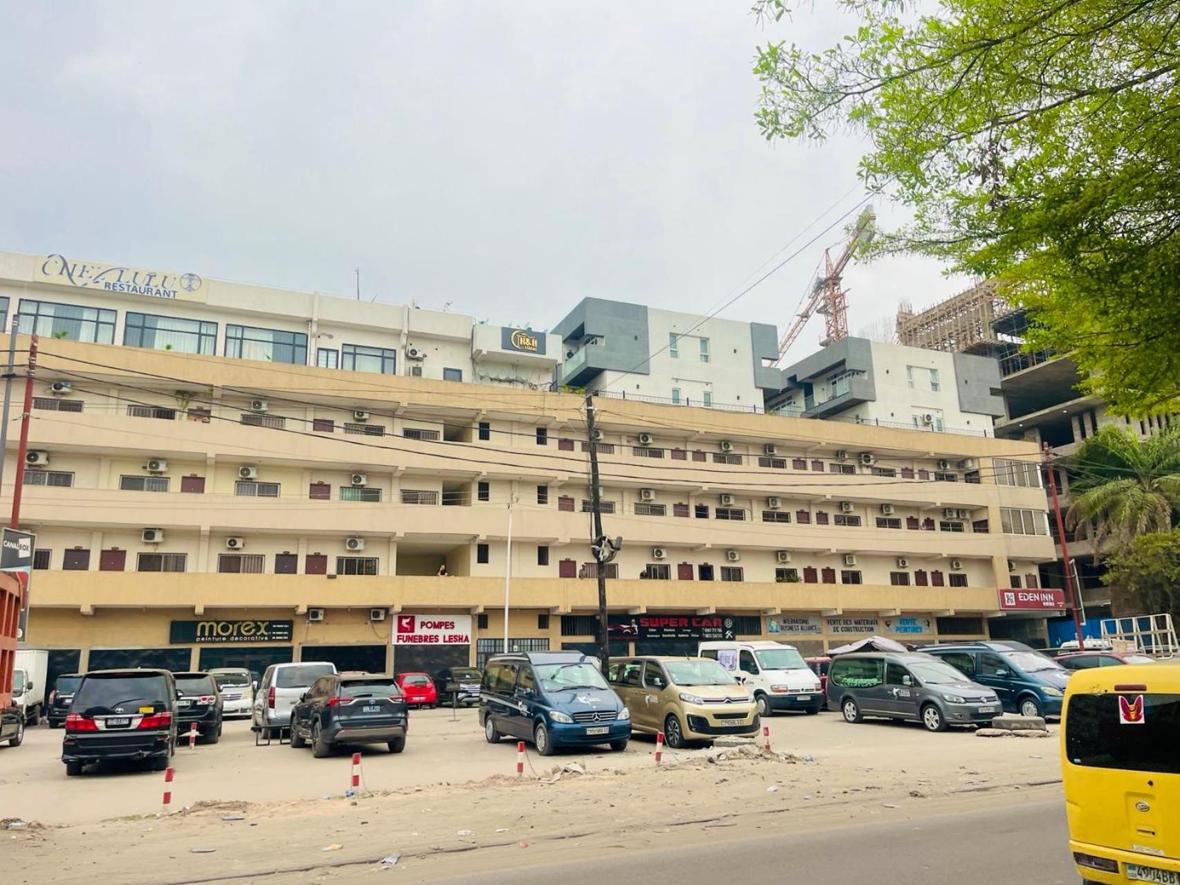 H&H Hotel Kinshasa Buitenkant foto